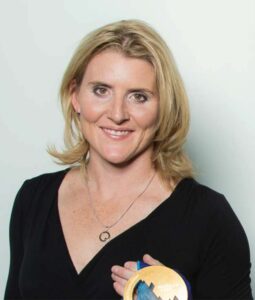 Hayley Wickenheiser headshot image.